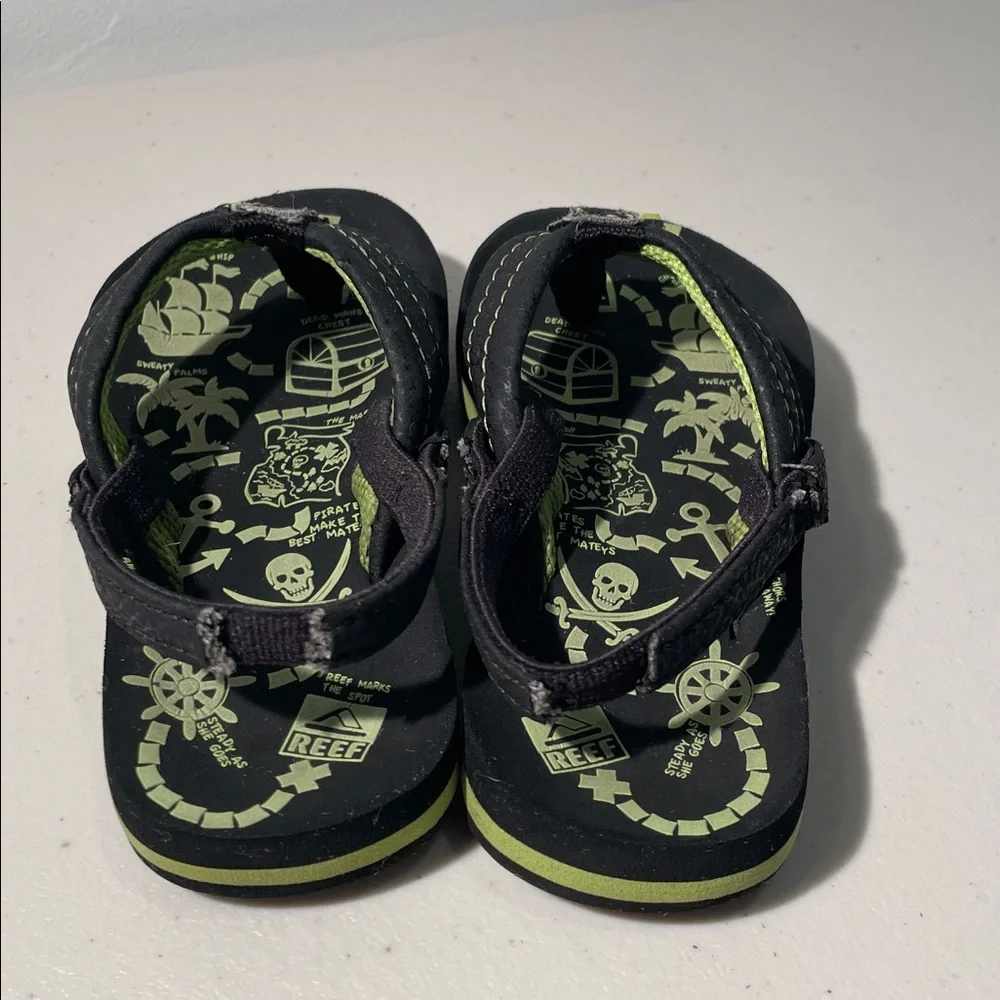 Reef Kids Black and Lime Green Nautical Flip Sandals